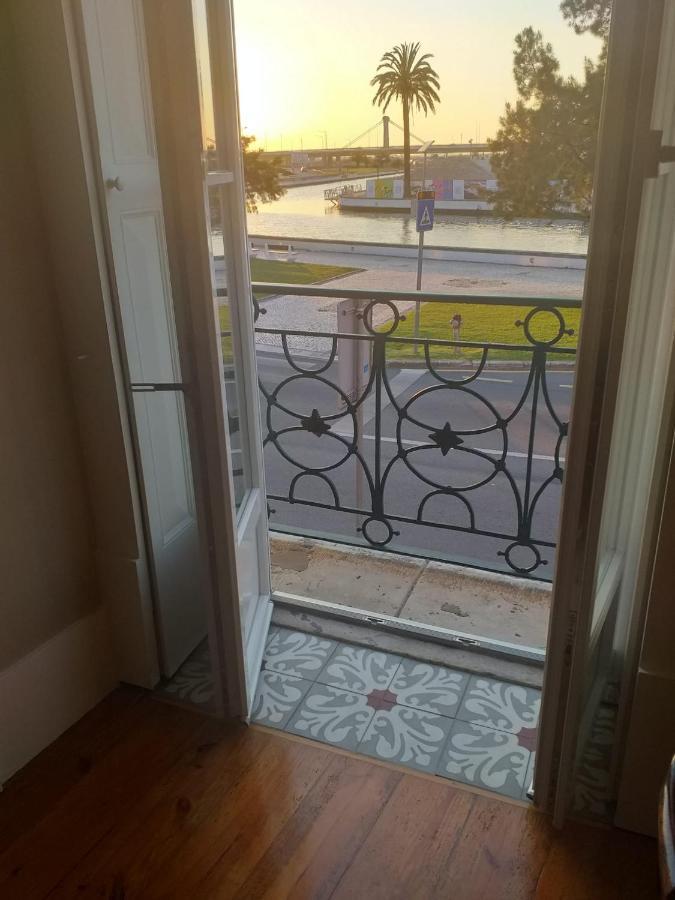 Menina Da Ria Guest House 阿威罗 外观 照片